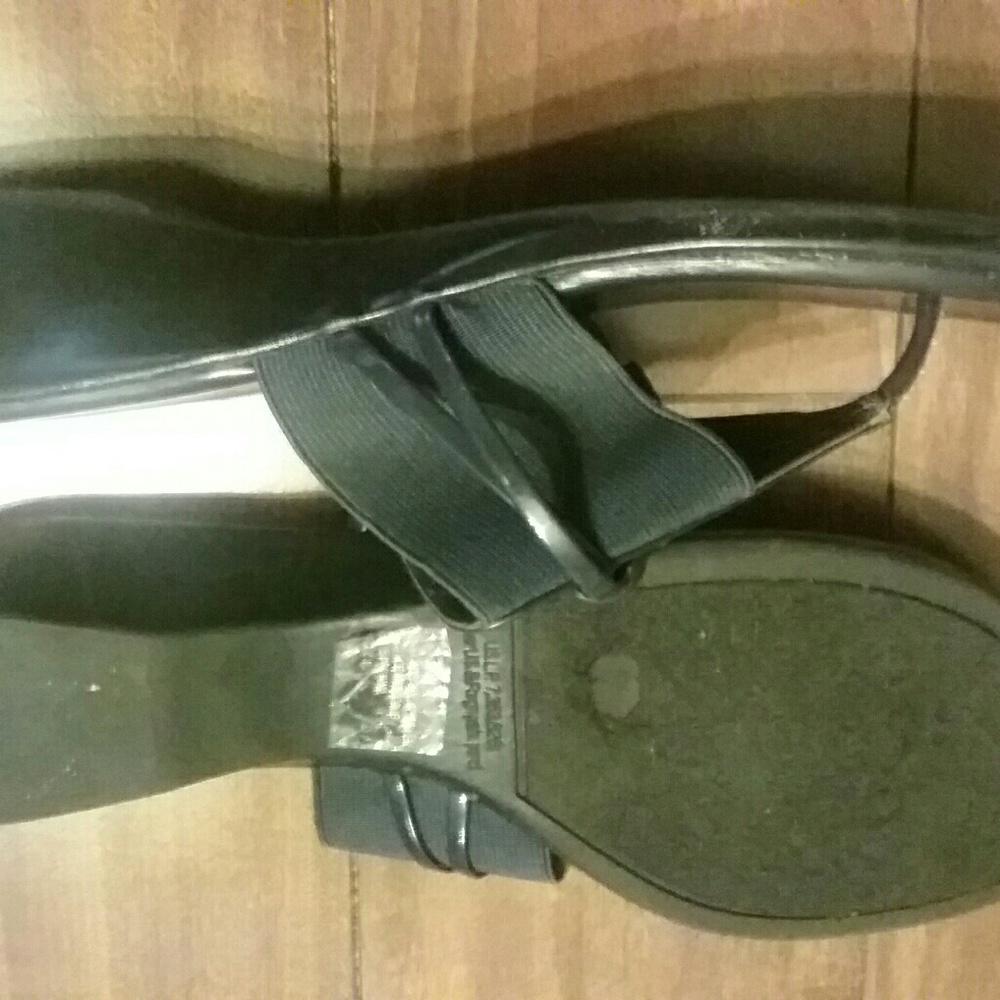 Sandals - Picture 2 of 2